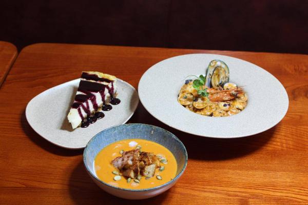 Meniu Pranz(Supa Crema de Legume 200g, Risotto cu Fructe de Mare 300g, Cheesecake 100g)